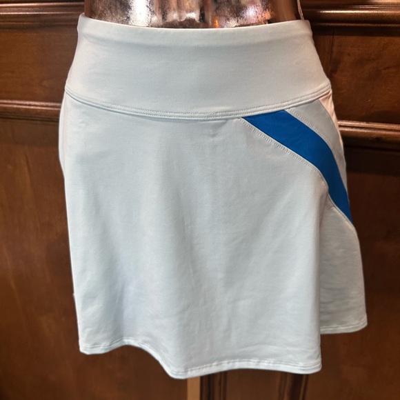 NWT SIZE M EleVen by Venus Williams Blue Performance Skorts - Picture 2 of 7